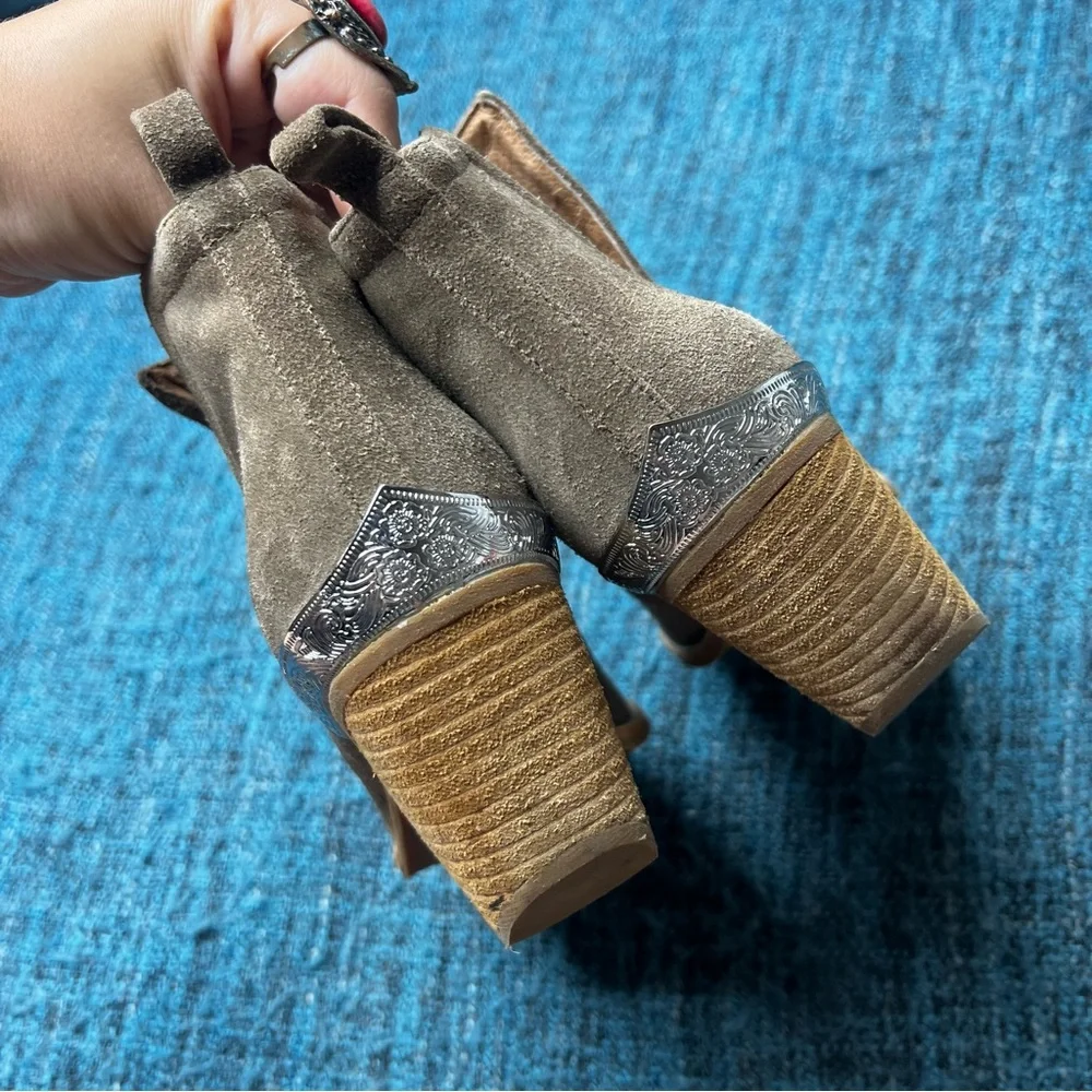 Jeffrey Campbell Cromwell Taupe Suede Western Ankle Boots Women's Size 7 Booties
